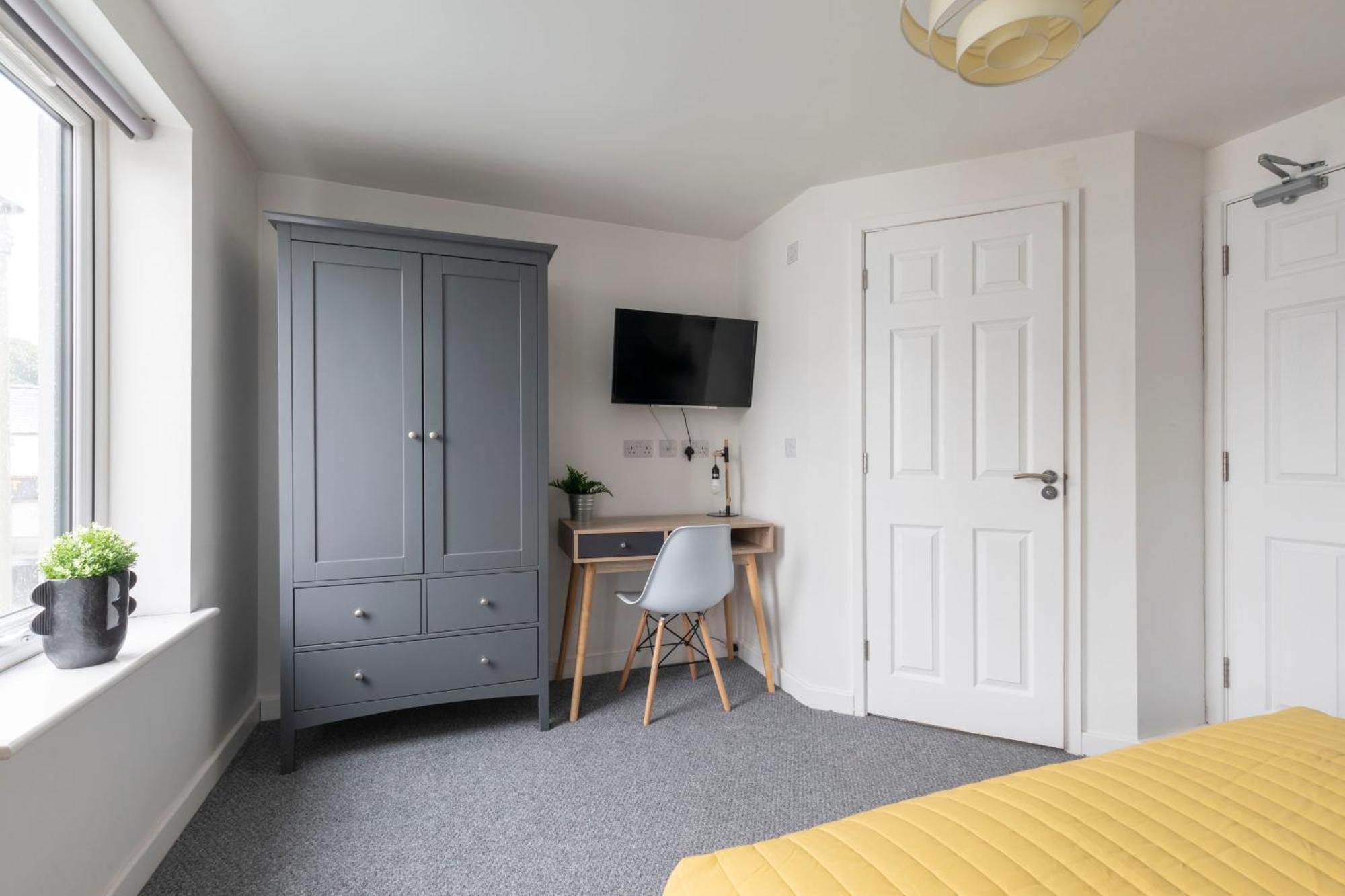 Modern Four Bedroom Four Bathroom Home Cheltenham Esterno foto