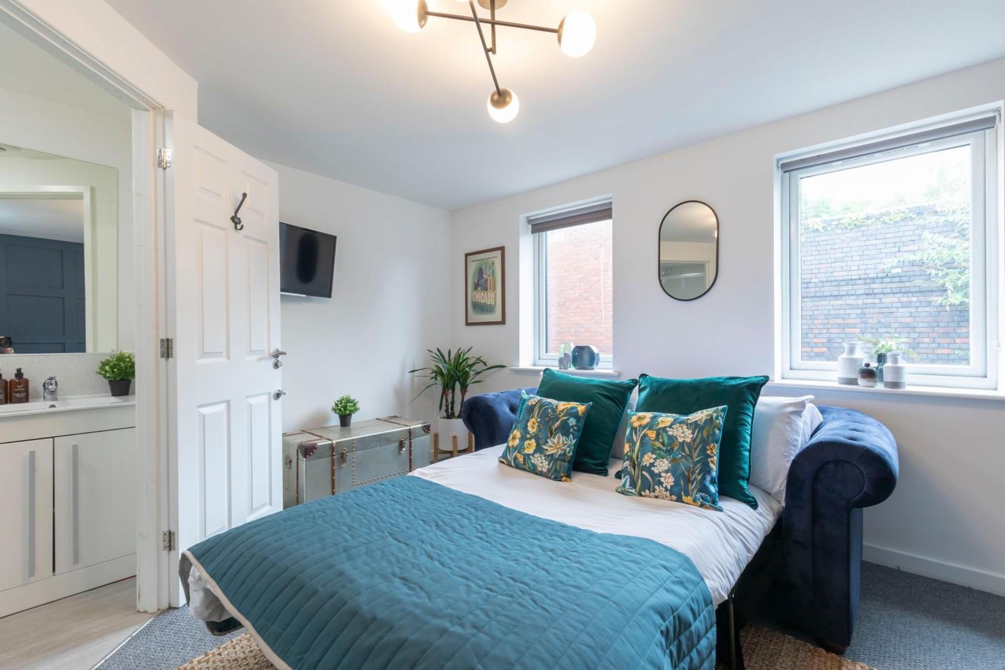 Modern Four Bedroom Four Bathroom Home Cheltenham Esterno foto