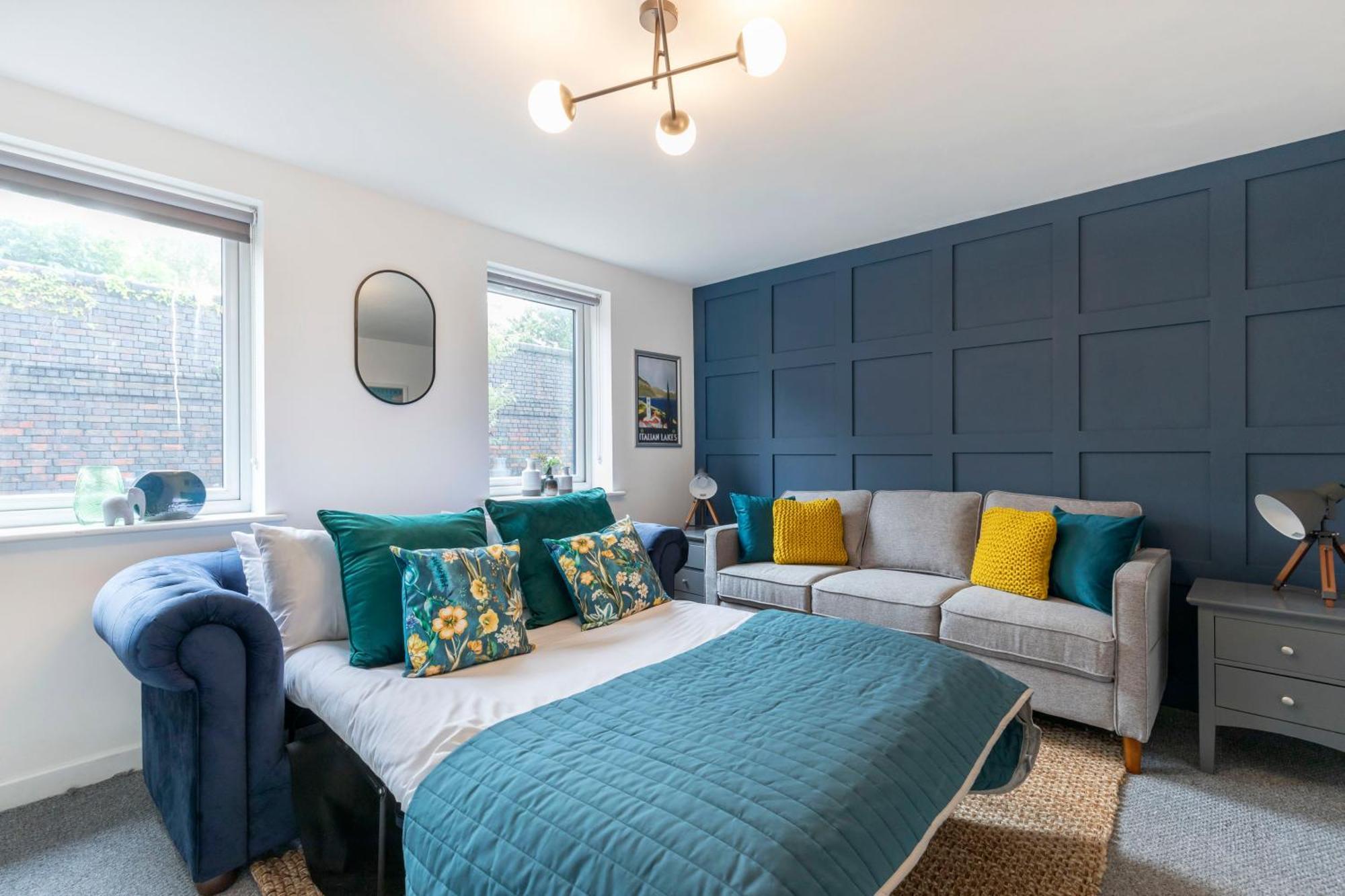Modern Four Bedroom Four Bathroom Home Cheltenham Esterno foto
