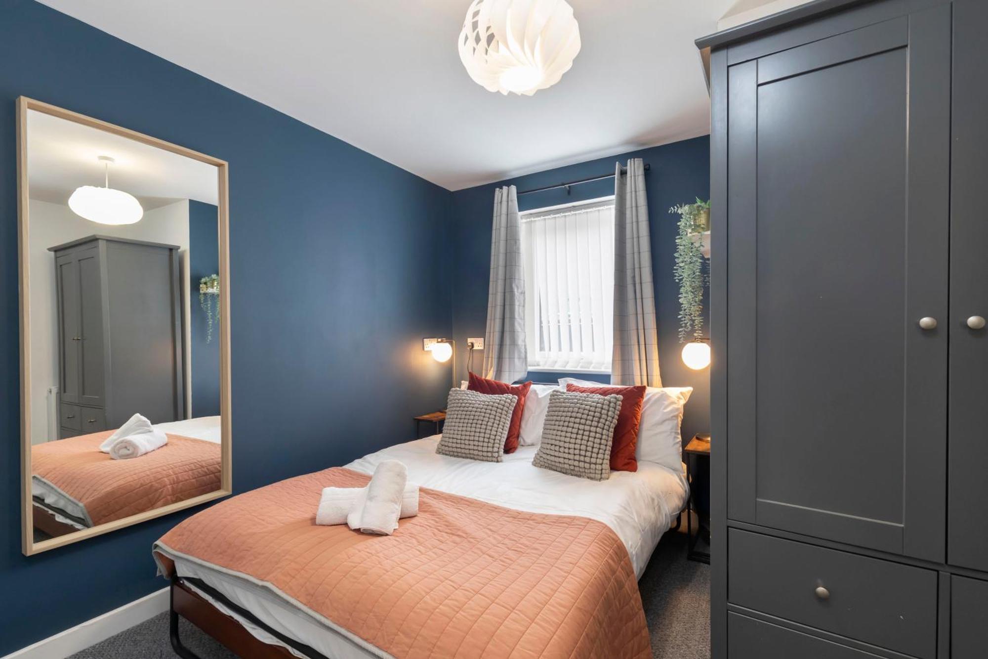 Modern Four Bedroom Four Bathroom Home Cheltenham Esterno foto