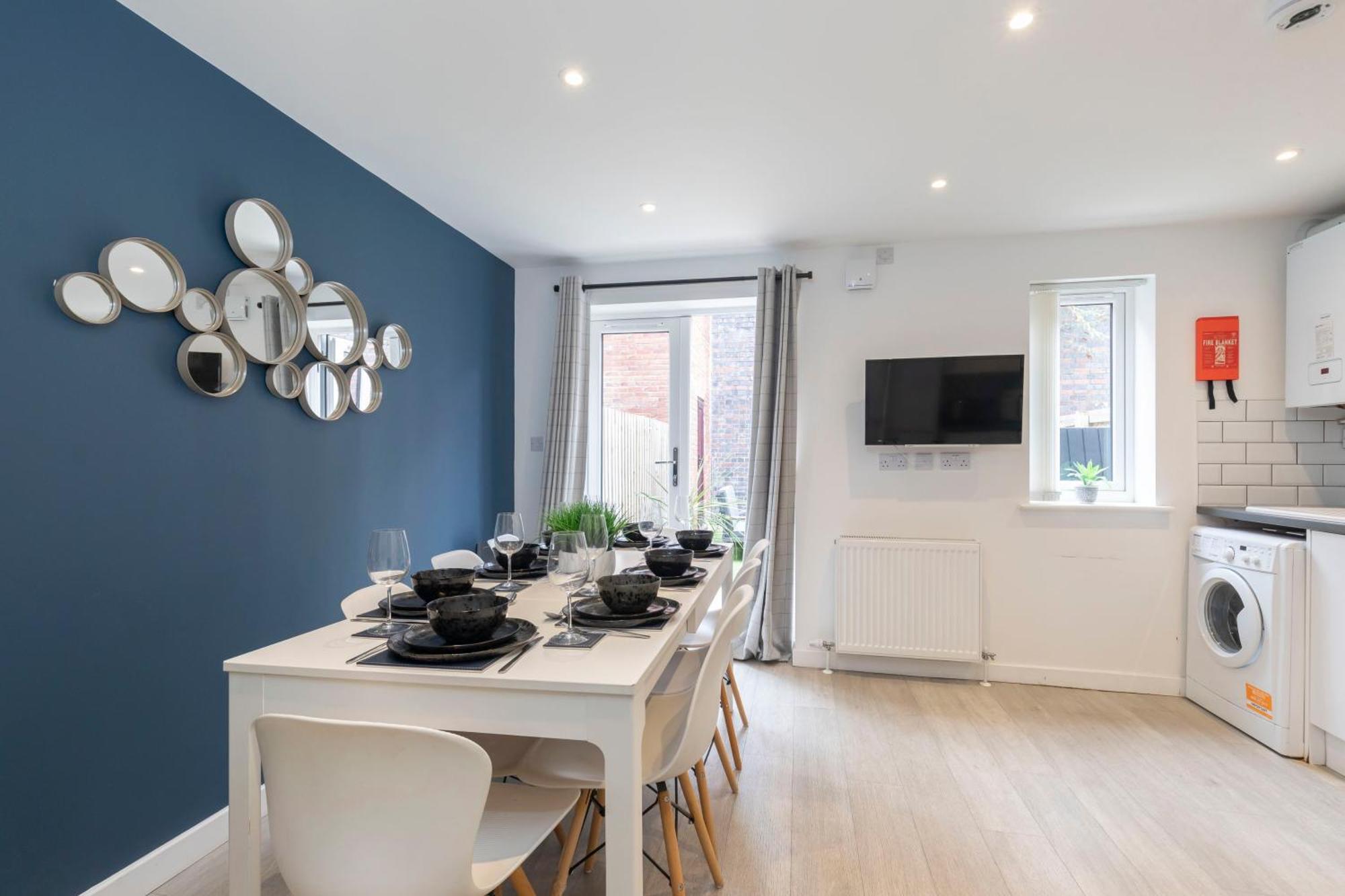 Modern Four Bedroom Four Bathroom Home Cheltenham Esterno foto